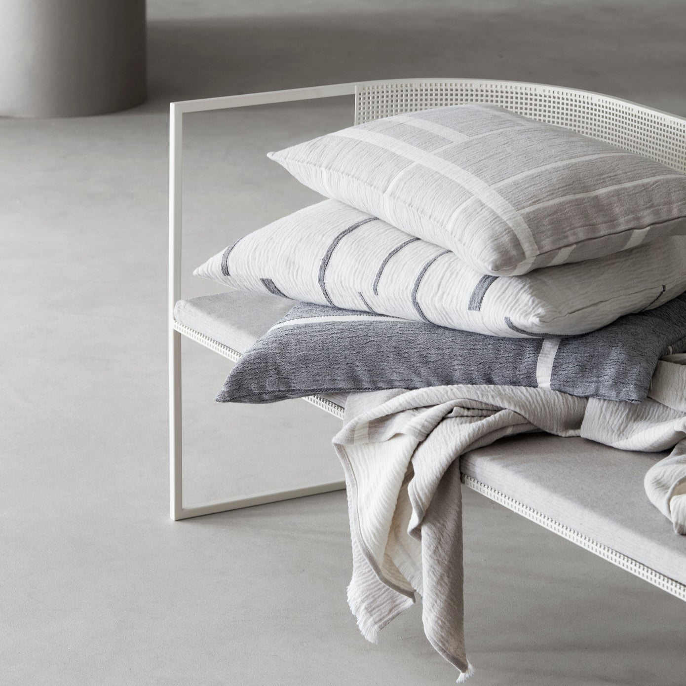 Banc lounge Bauhaus en acier beige