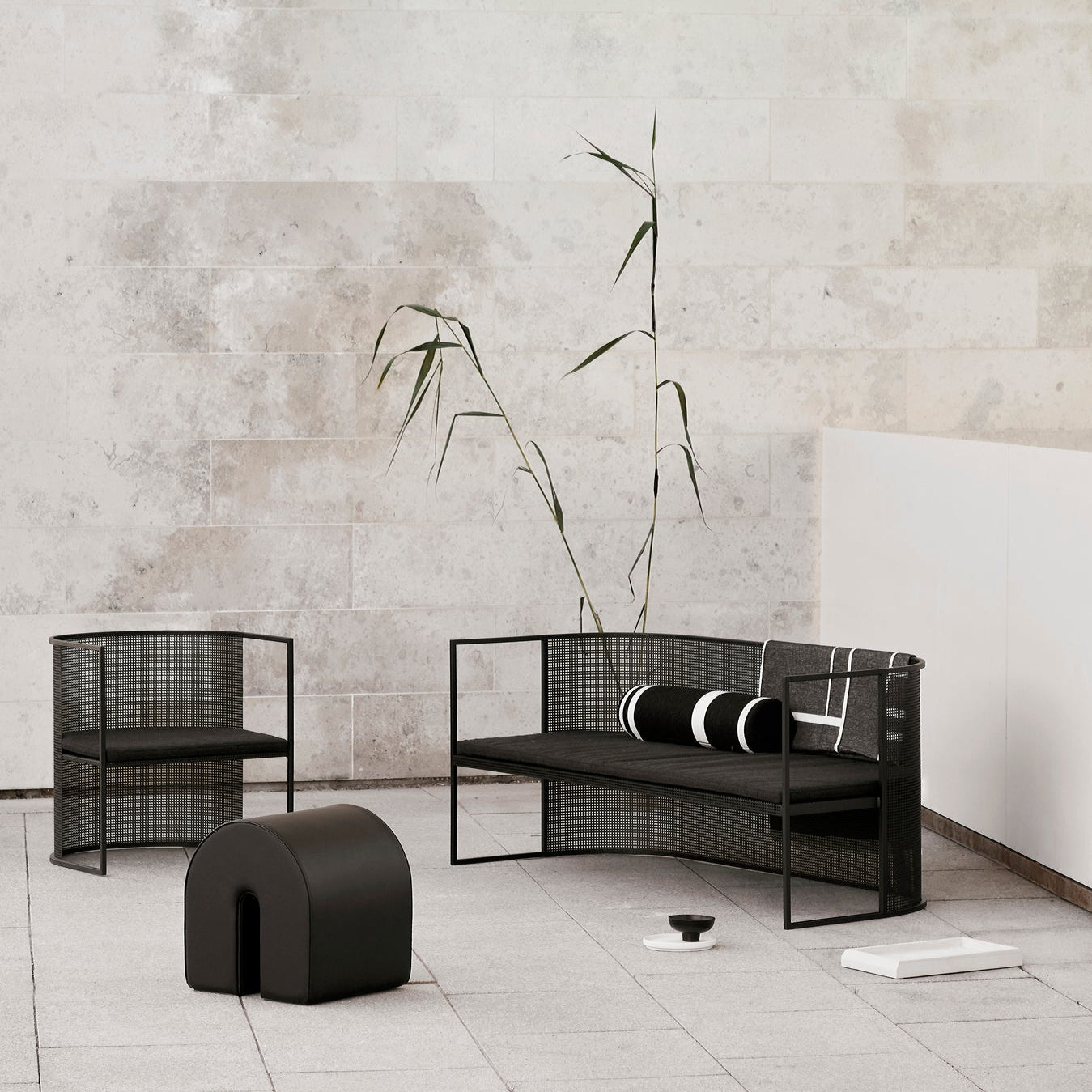Banc lounge Bauhaus en acier noir