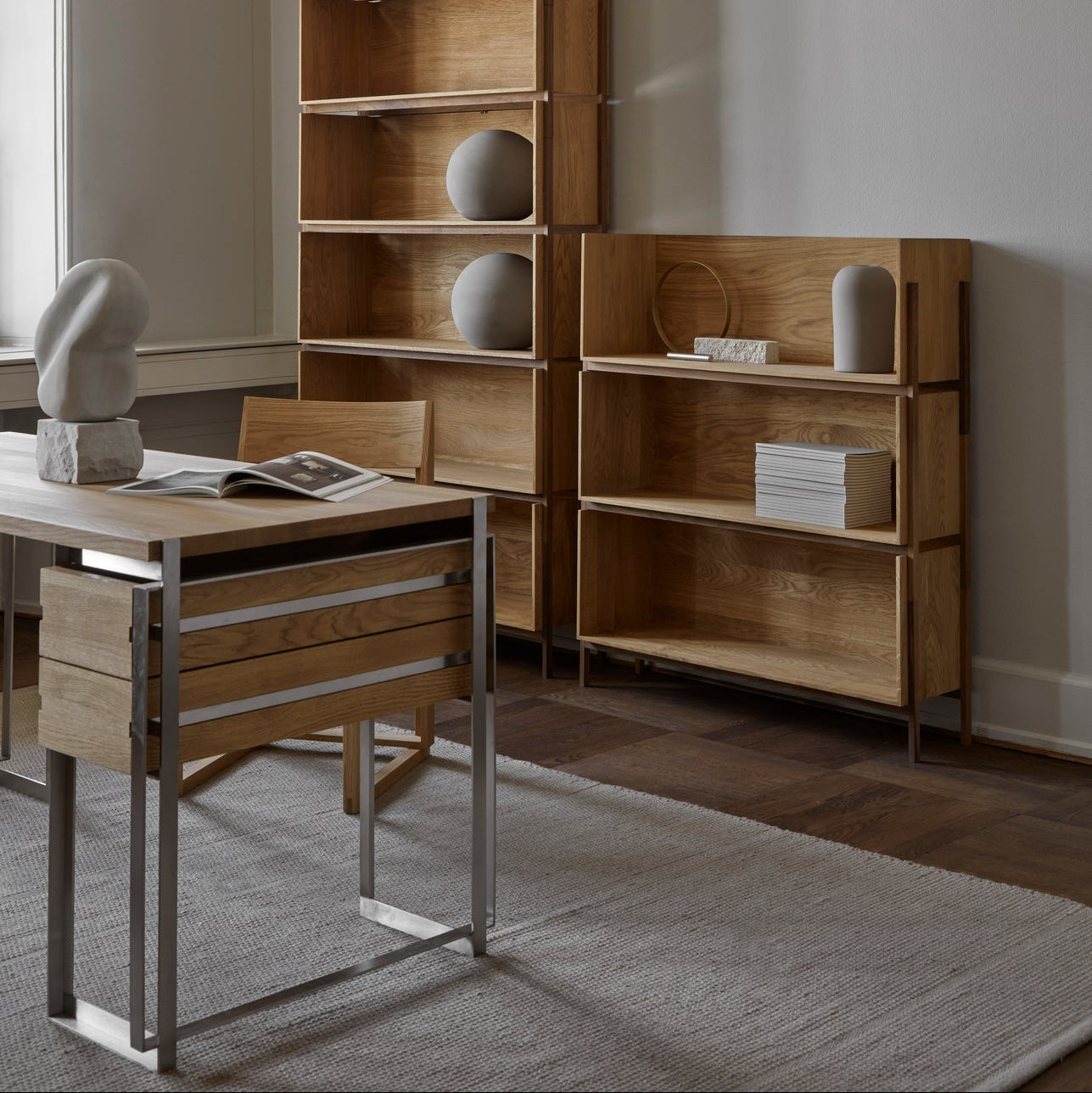 Bureau Outline en chêne et acier inoxydable