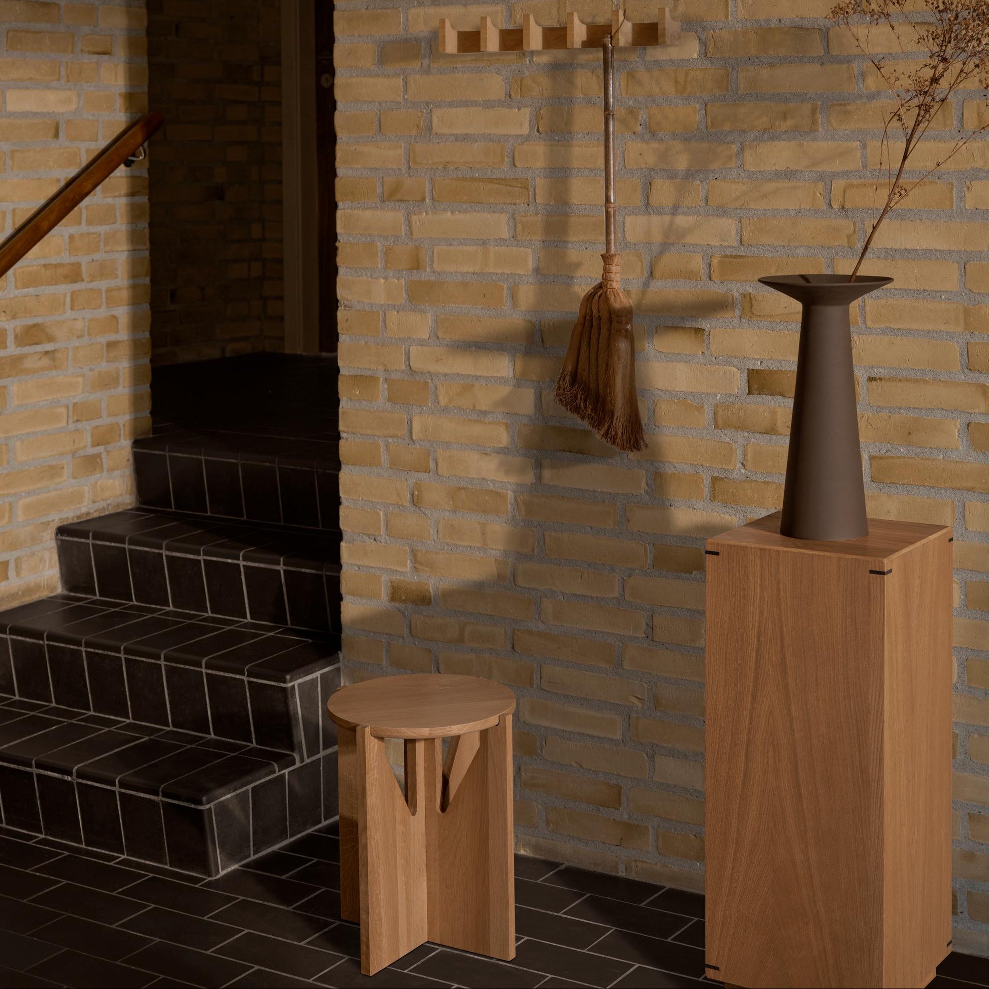 Japanischer Sockel aus geölter Eiche