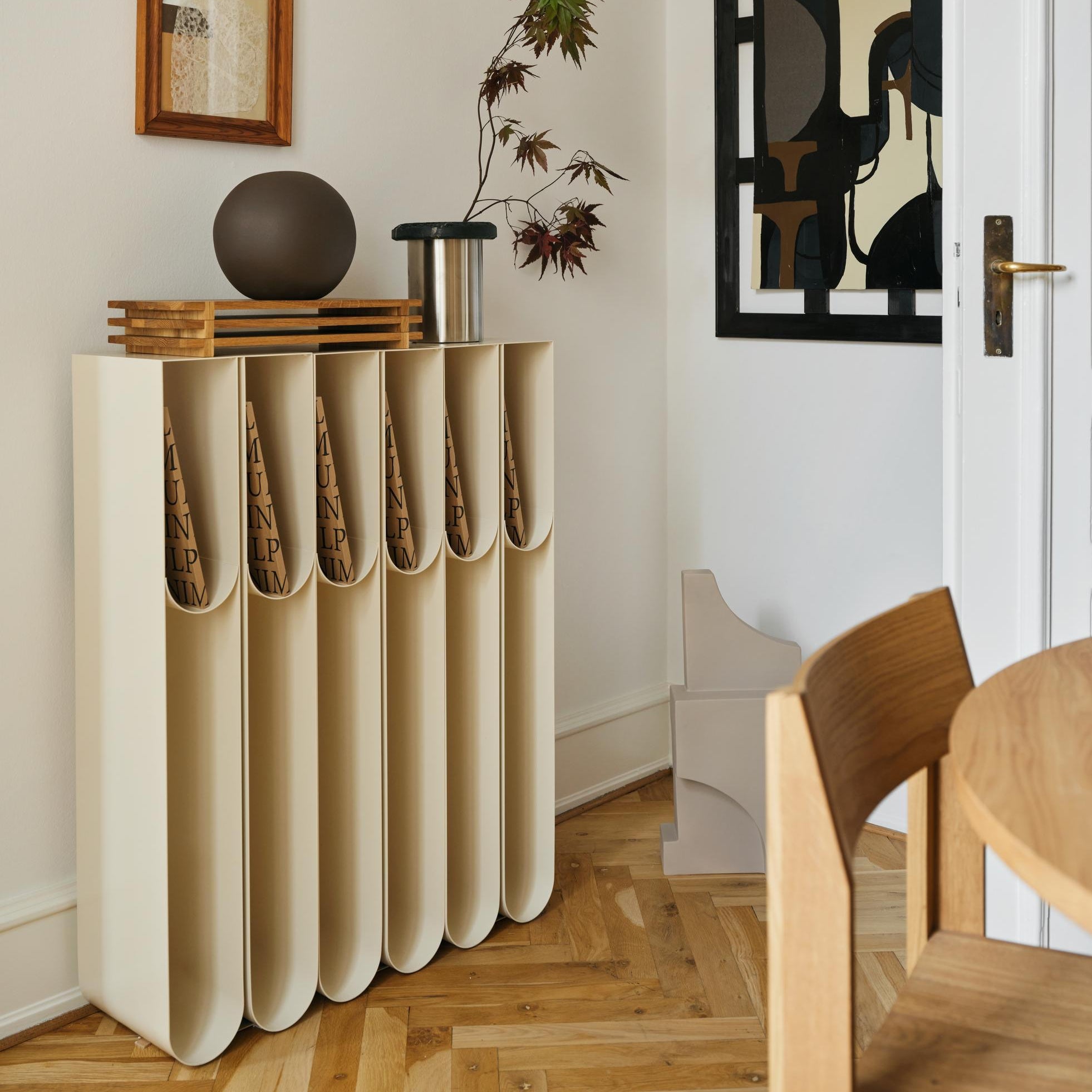 Piédestal Curved en acier beige