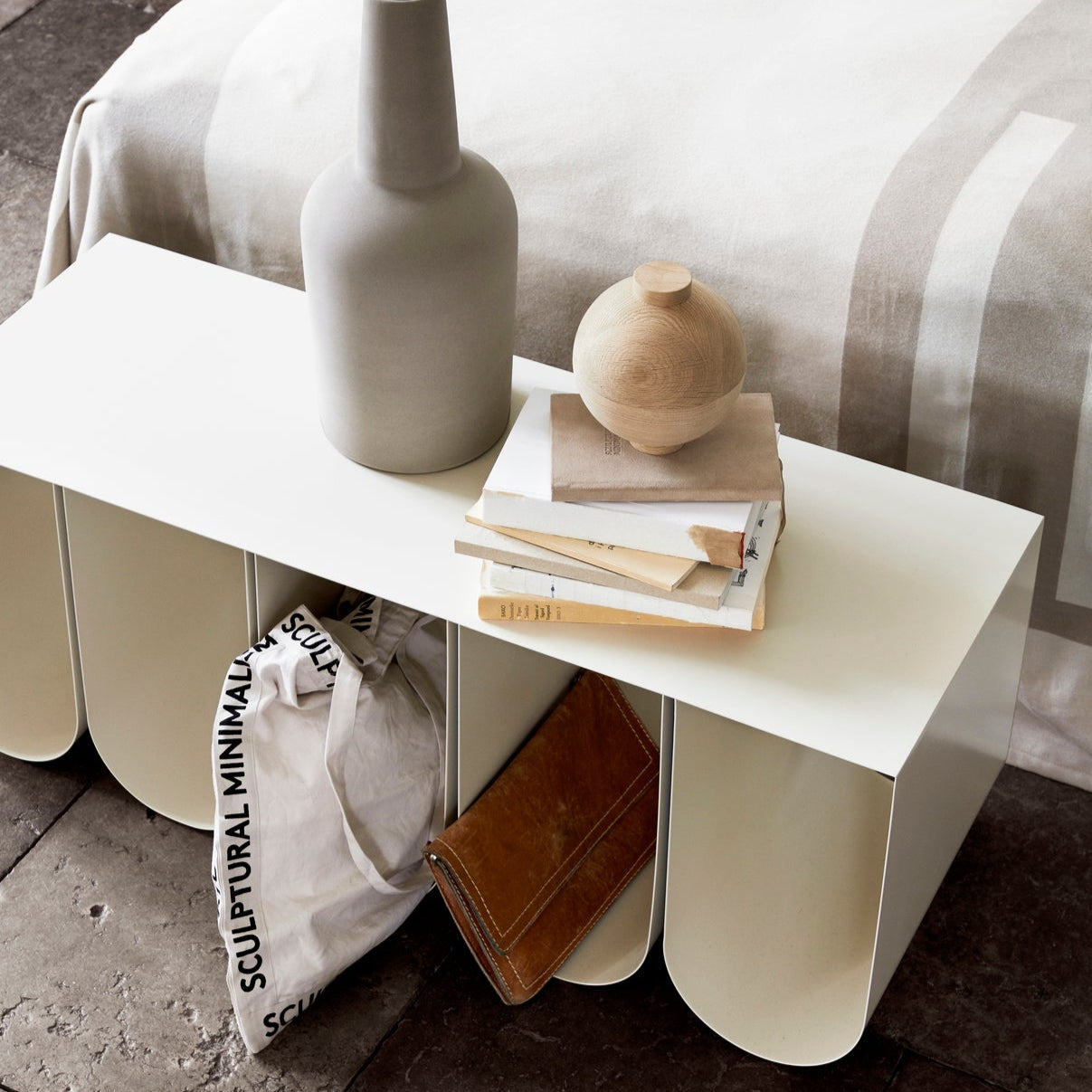 Banc Curved en acier beige