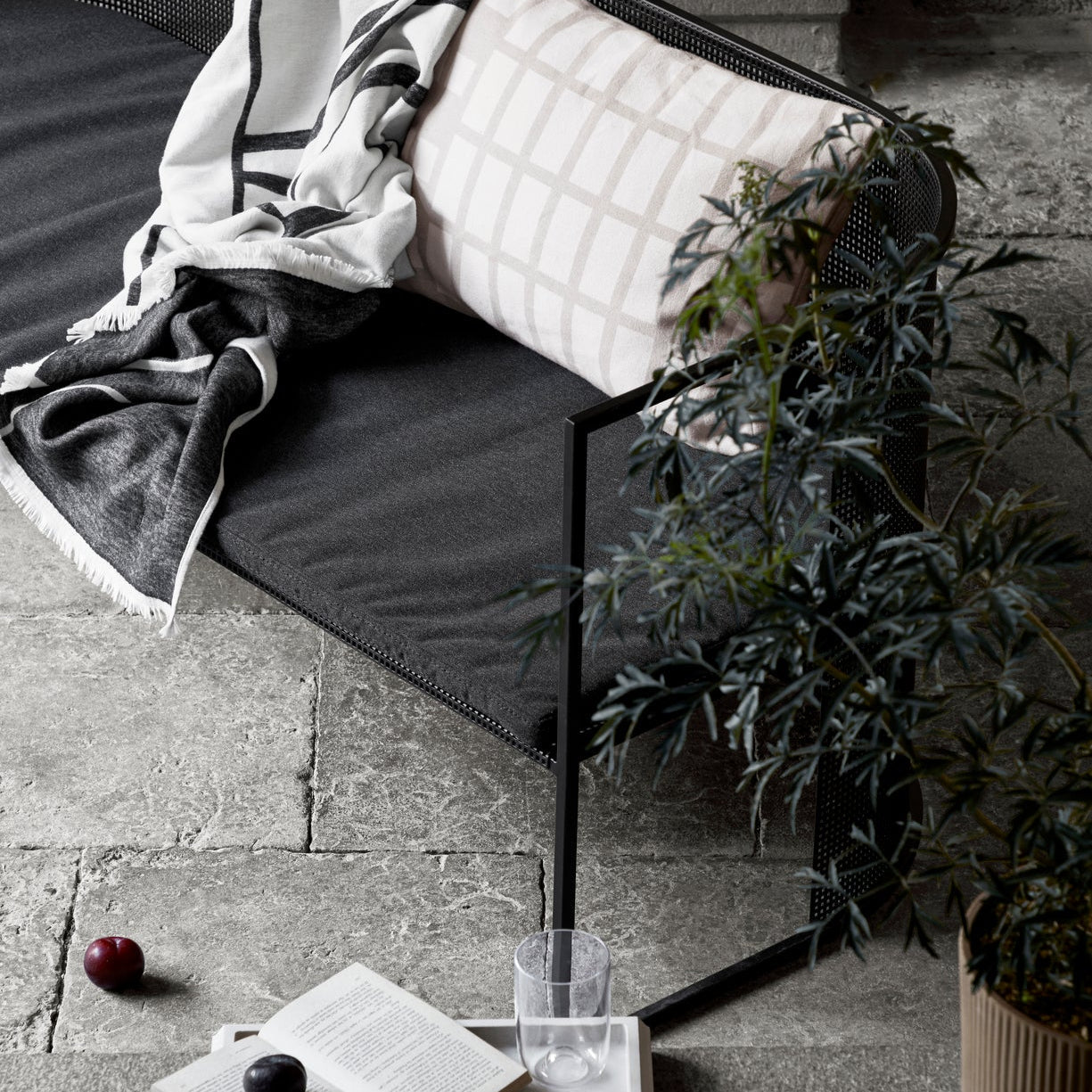 Banc lounge Bauhaus en acier noir