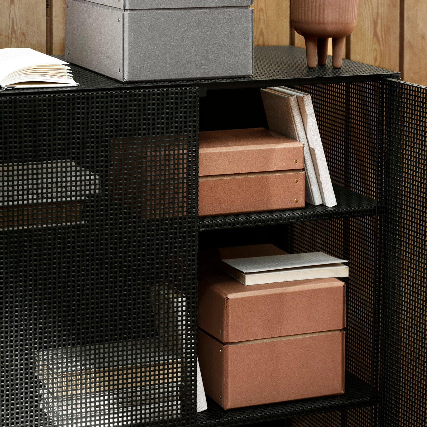 Cabinet Grid en acier noir