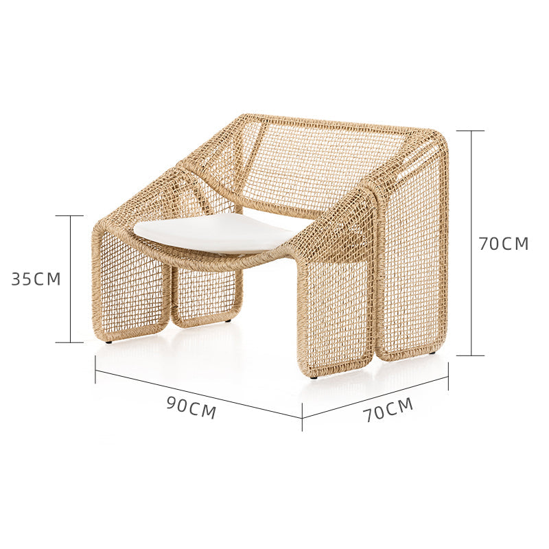 Fauteuil lounge design en rotin tressé