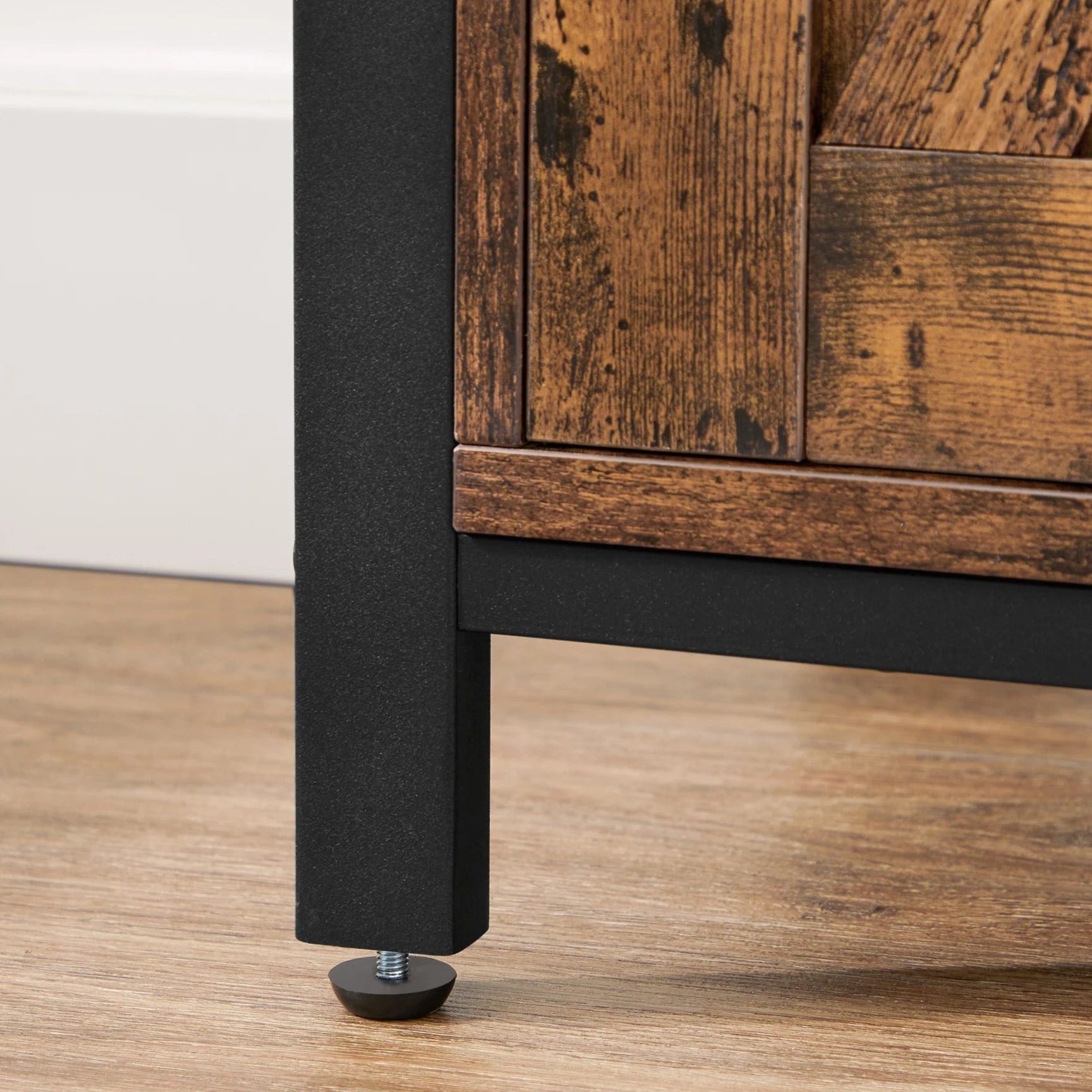 Buffet industriel avec portes façon grange