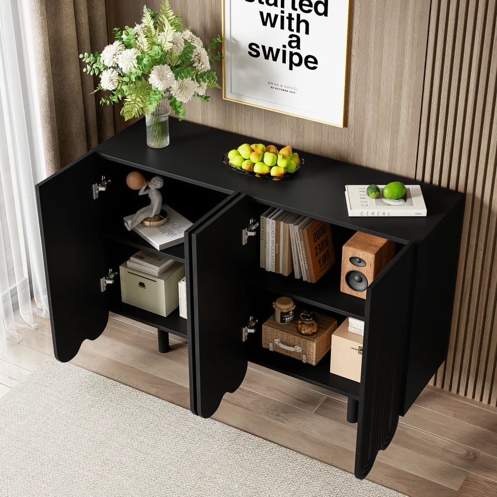 Buffet moderne à portes sculptées et rangements fermés