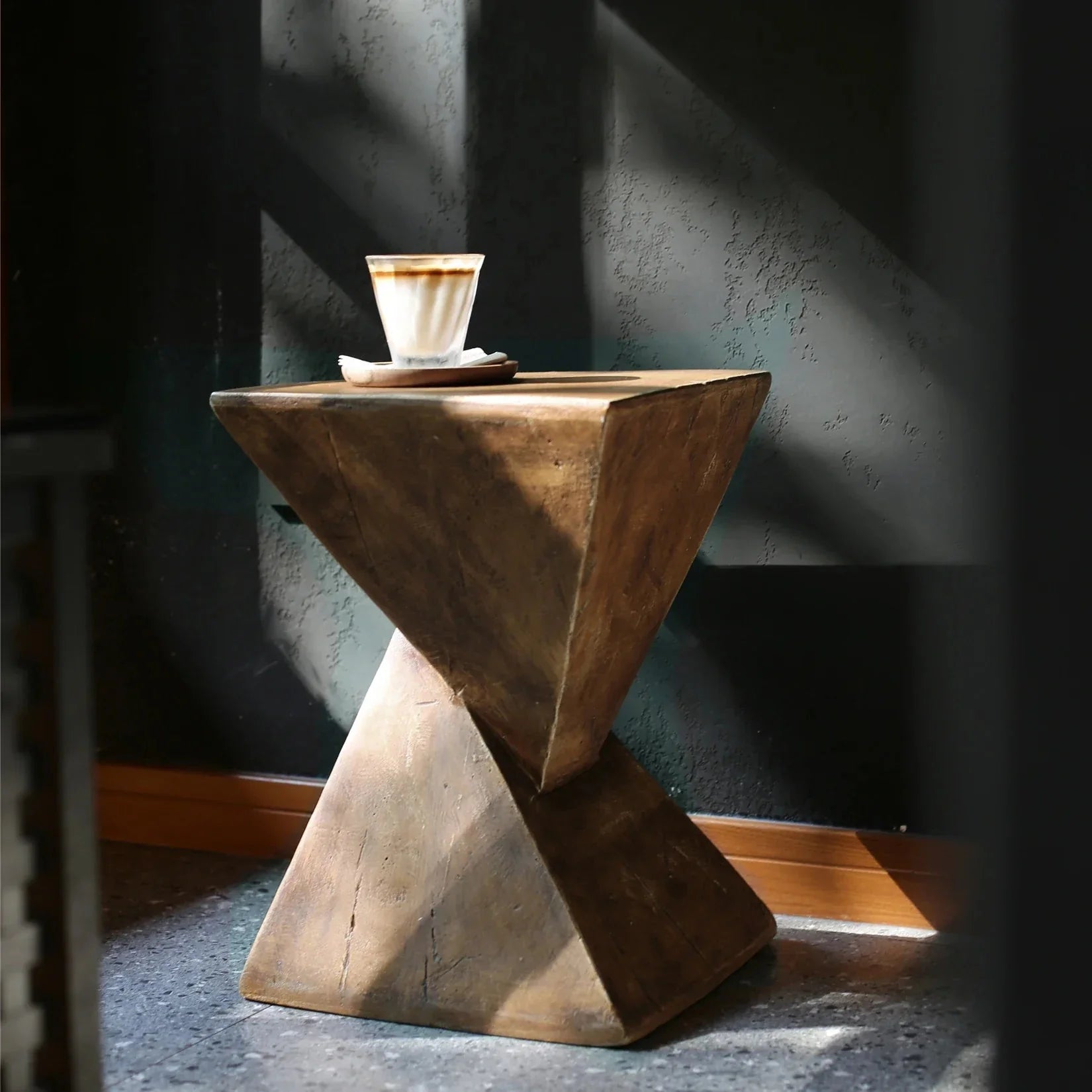 Table monolithique béton minéral design ElleVitals