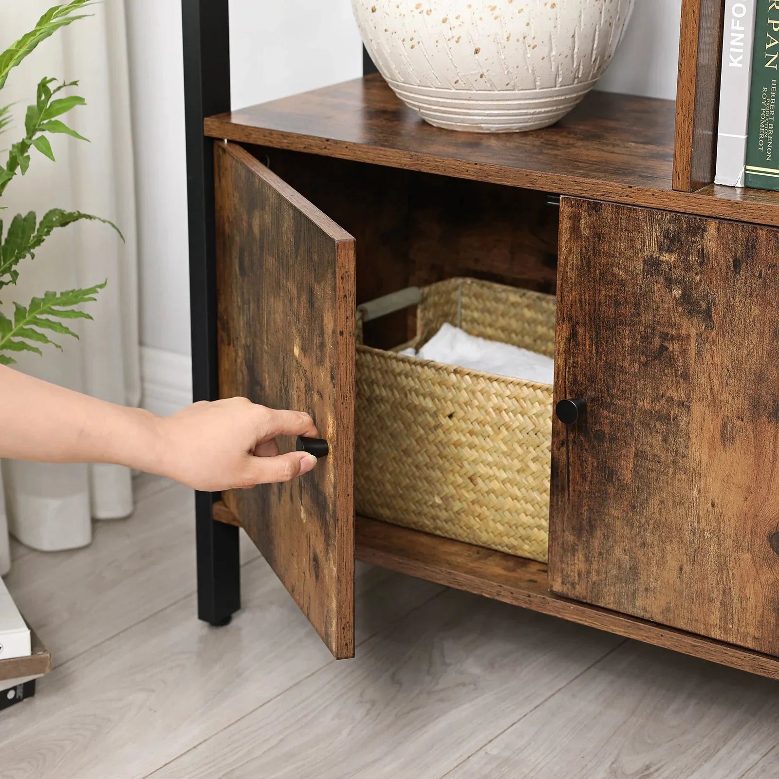 Bibliothèque en bois et métal avec portes ElleVitals