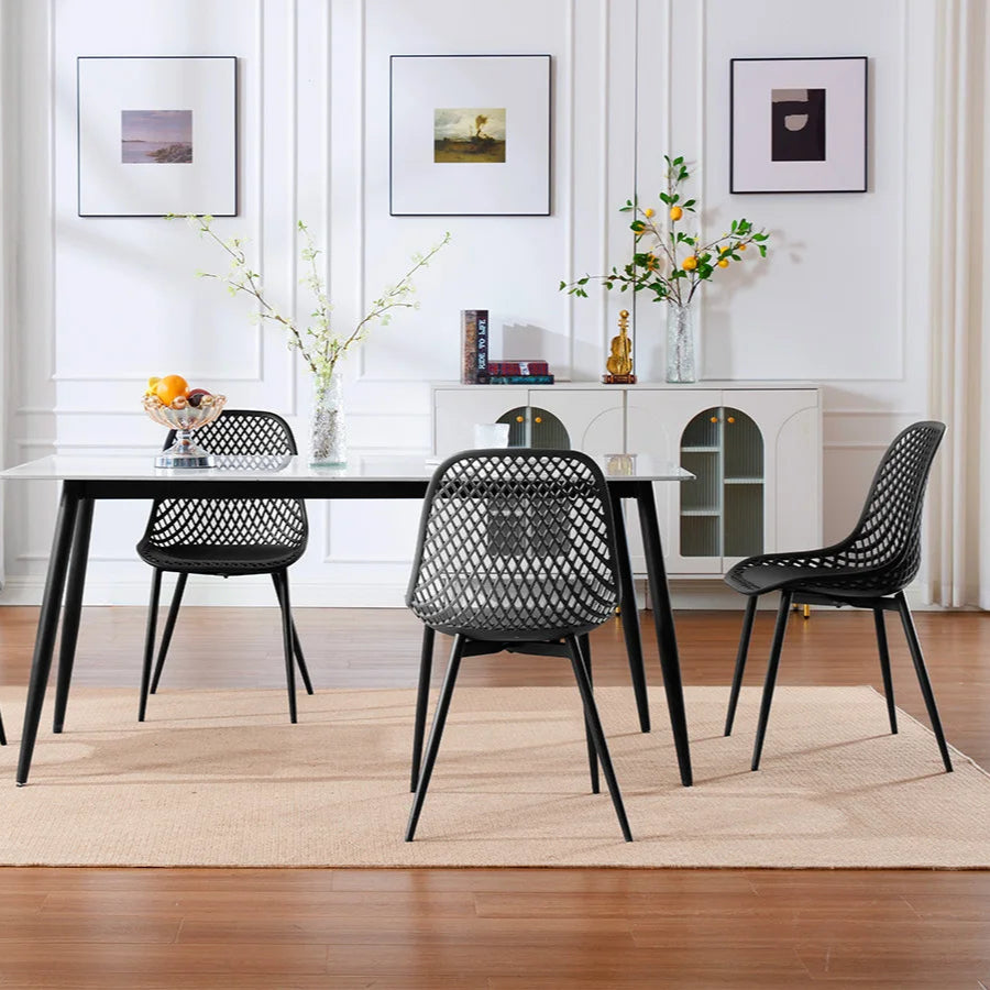 Chaises ajourées style scandinave