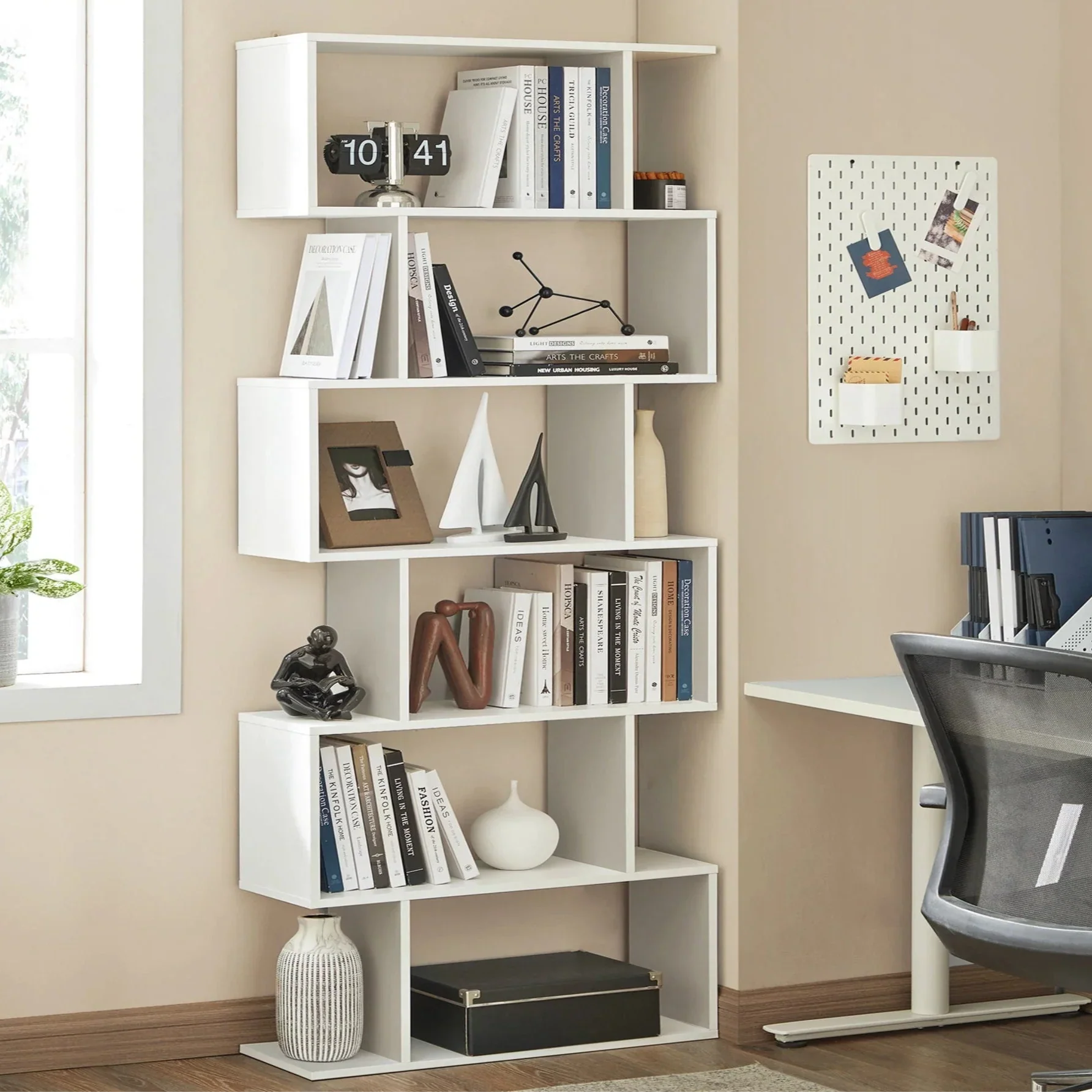 Bibliothèque moderne avec 6 niveaux ElleVitals
