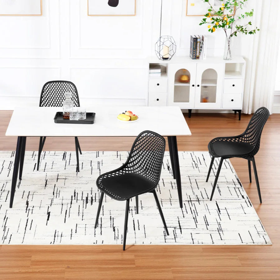 Chaises ajourées style scandinave