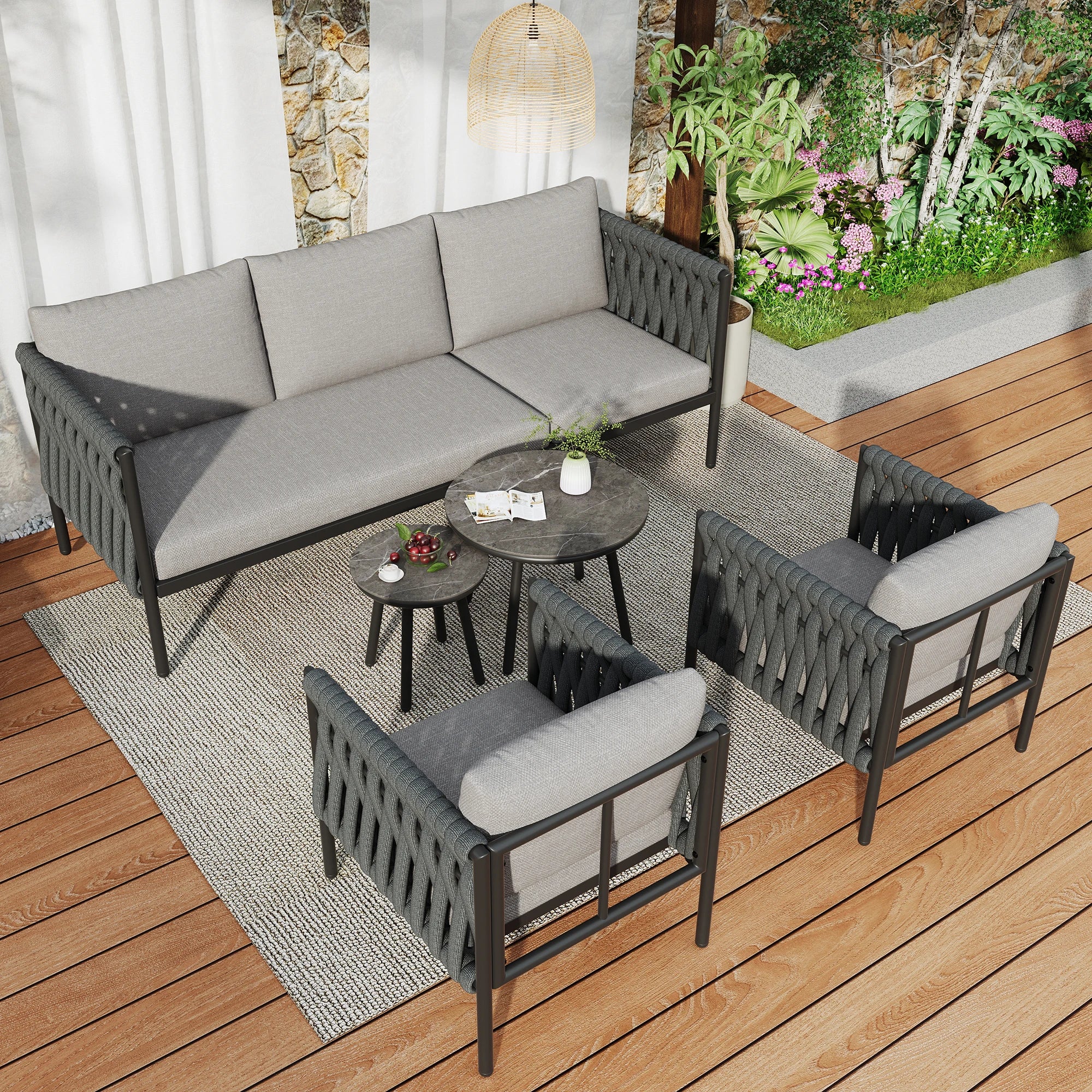 Salon de jardin 5 places avec coussins et tables basses