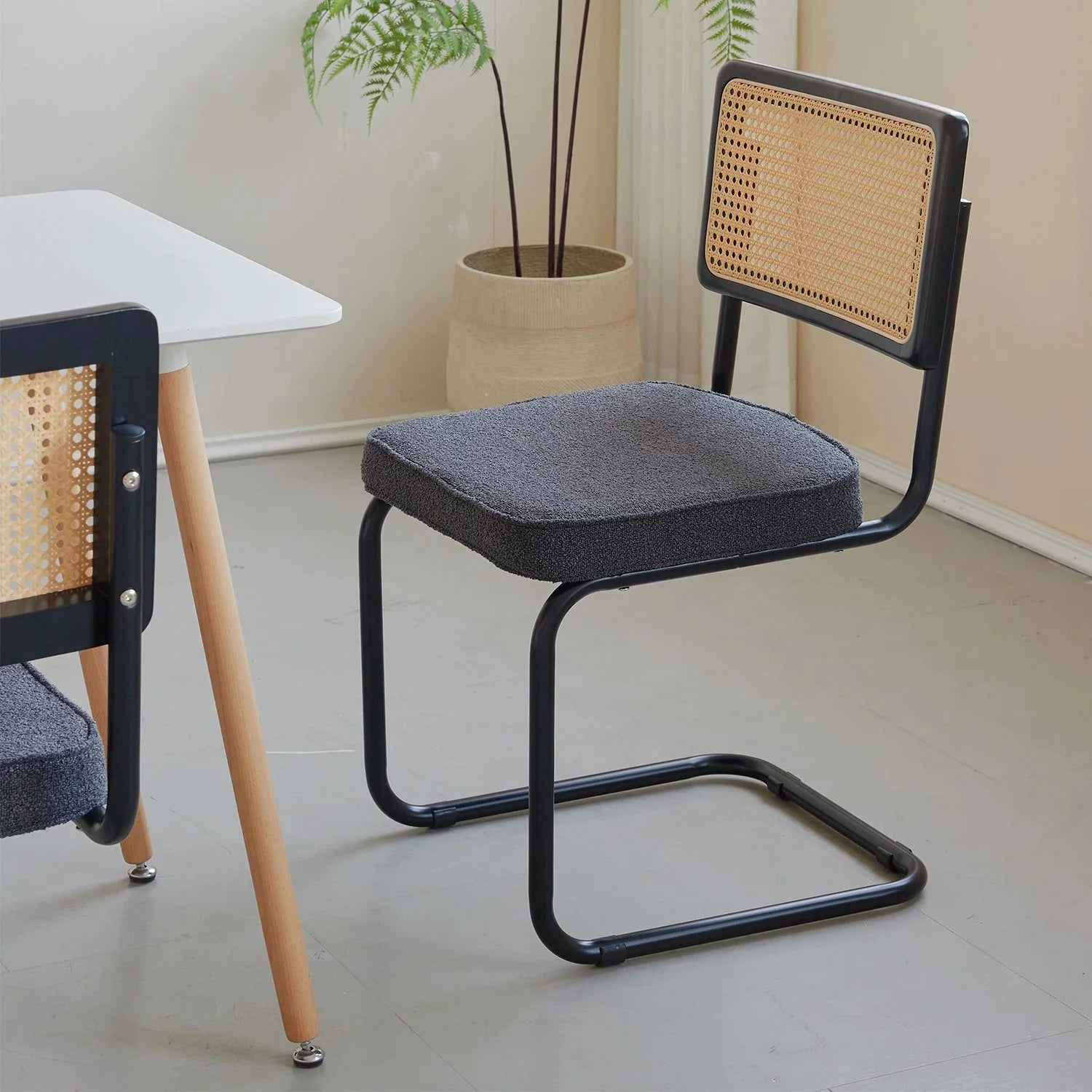 Chaises en rotin et velours ElleVitals