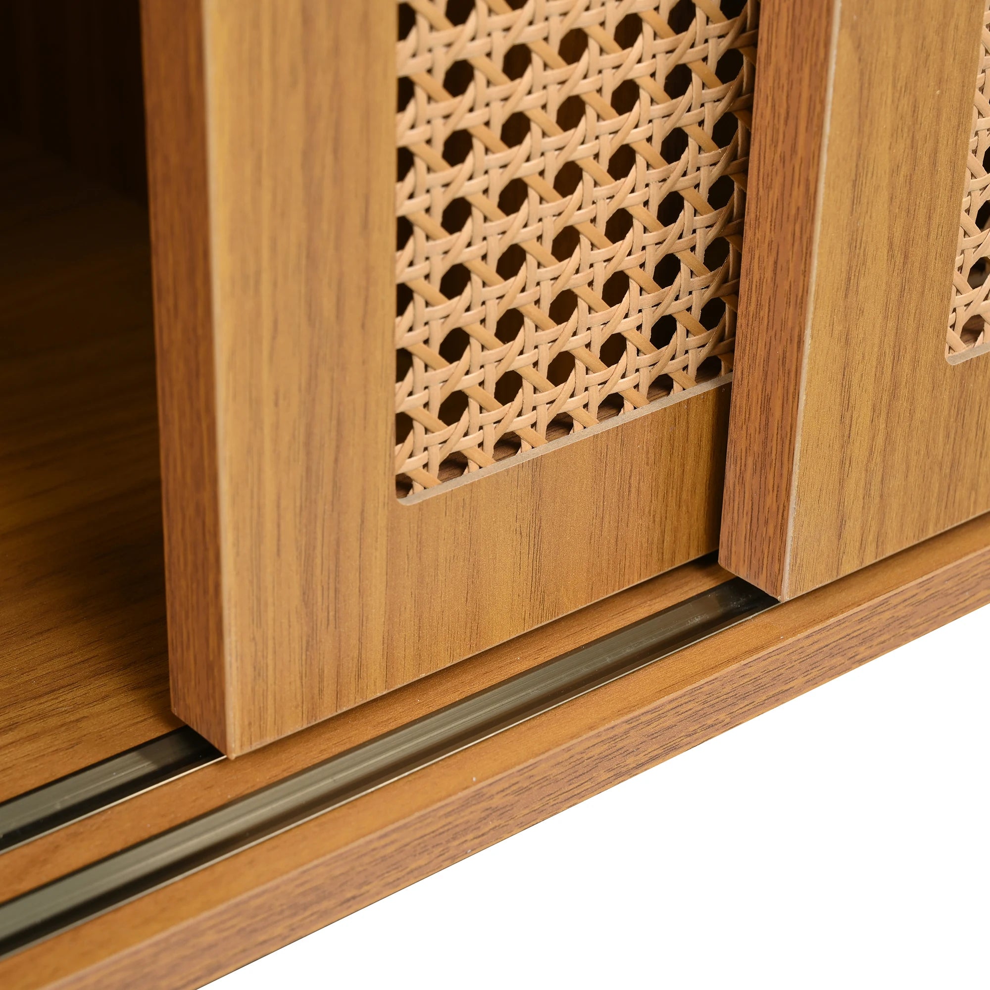 Buffet en bois avec portes coulissantes en cannage