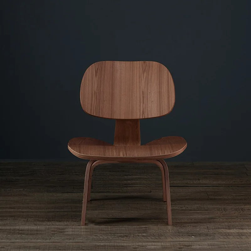 Chaise basse design en bois courbé