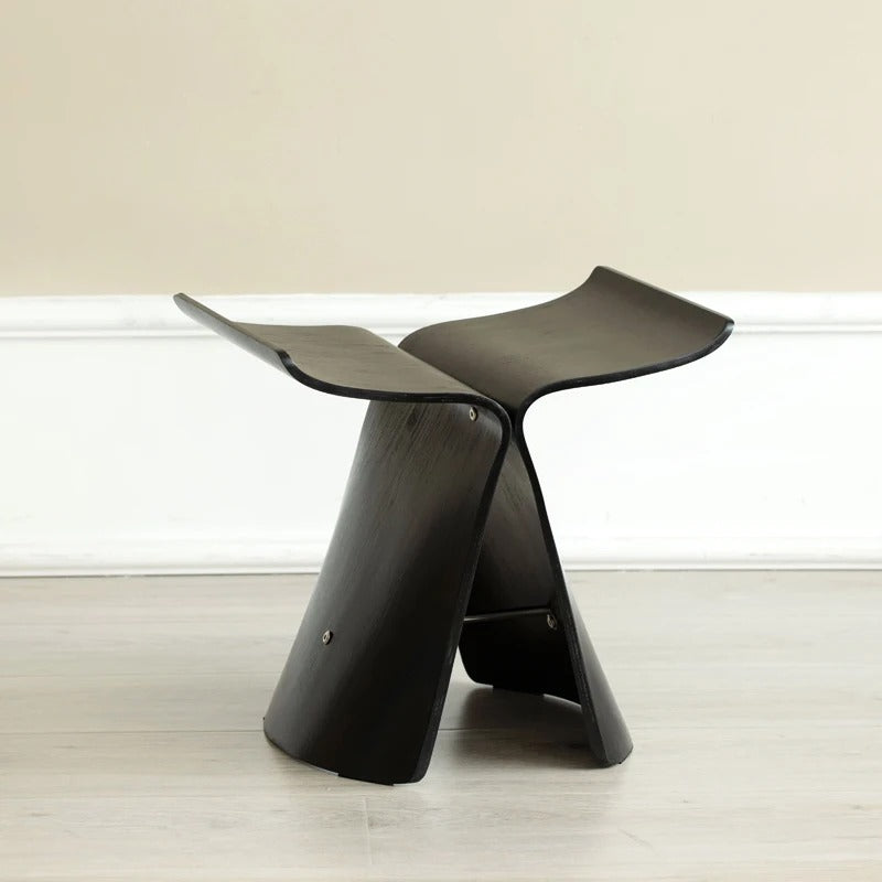 Tabouret design courbé en bois