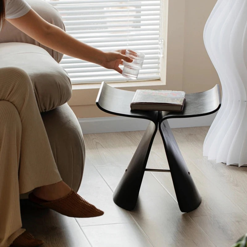 Tabouret design courbé en bois