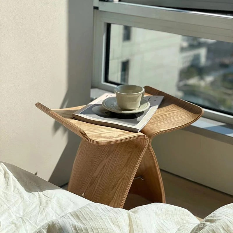 Tabouret design courbé en bois