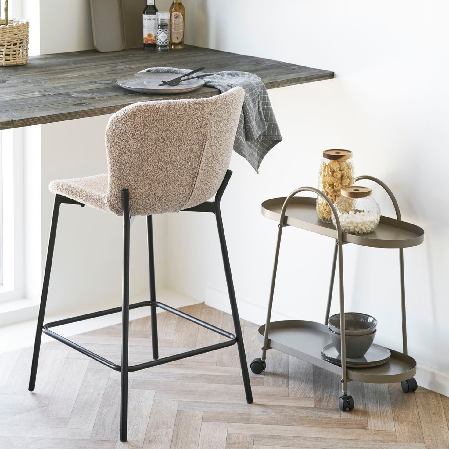 Maceda Counter Chair