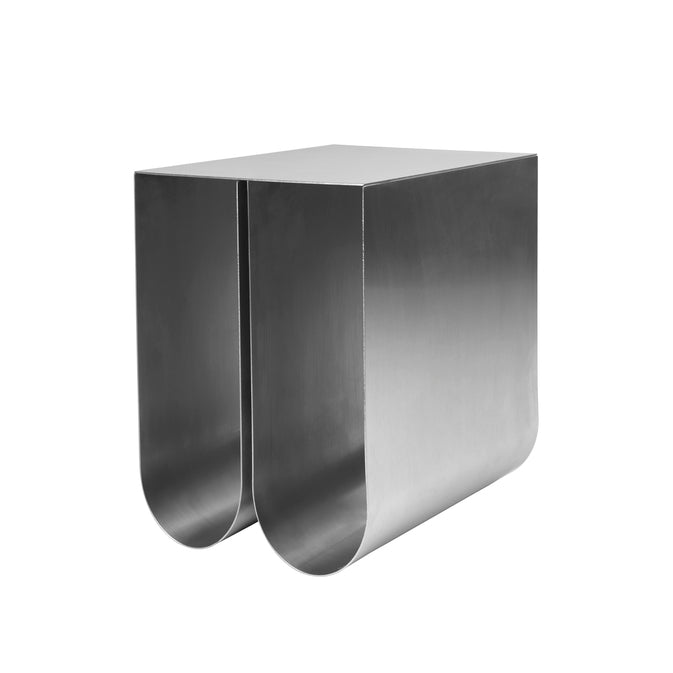 Table d’appoint Curved en acier inox brossé
