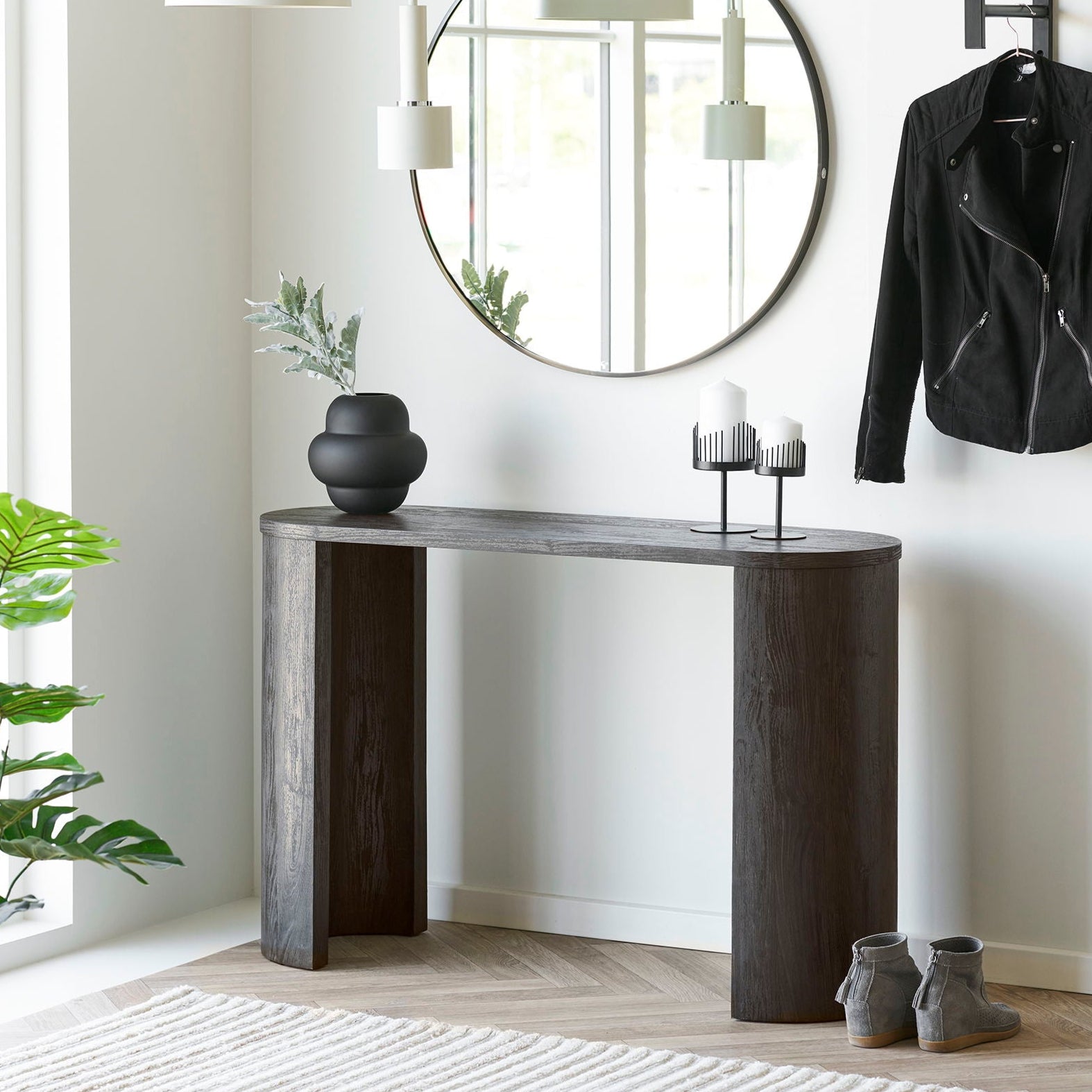 Bibione Console Table