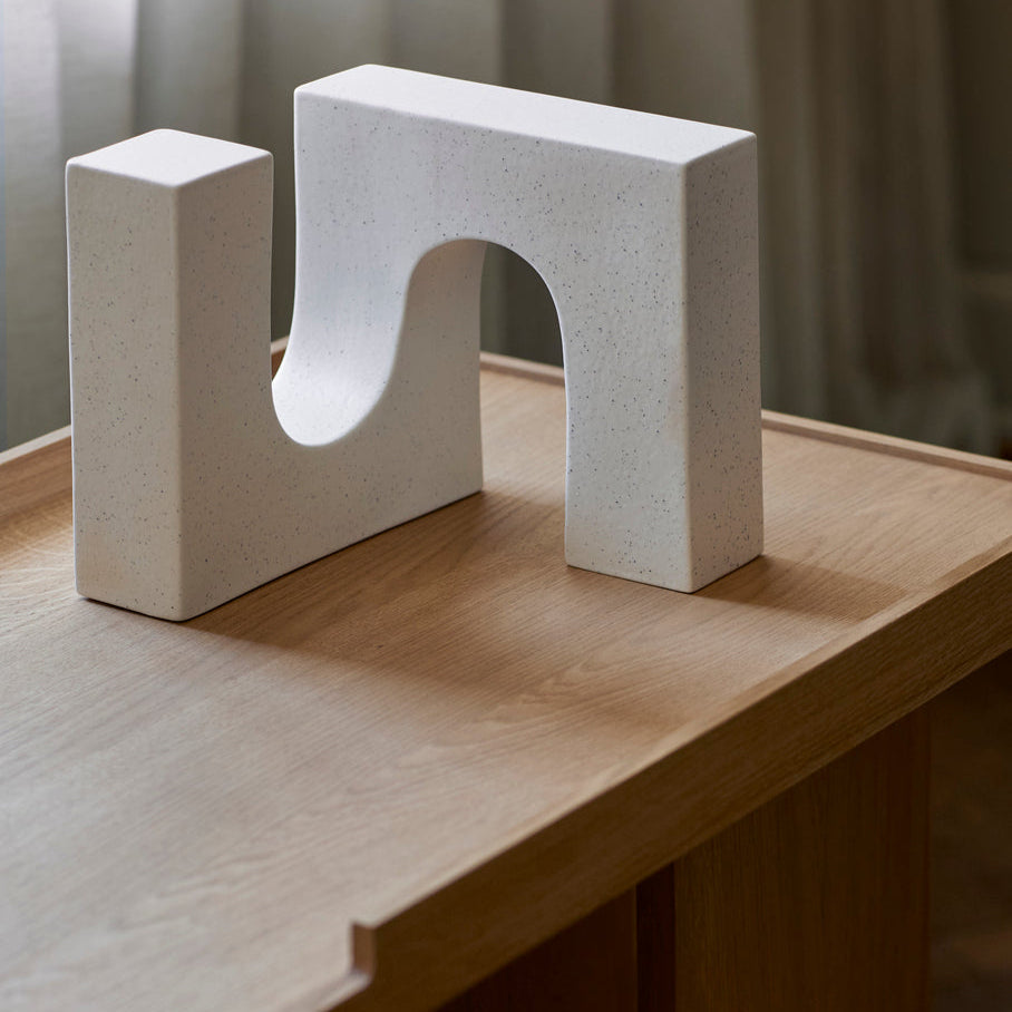 Table d’appoint Axis en chêne laqué