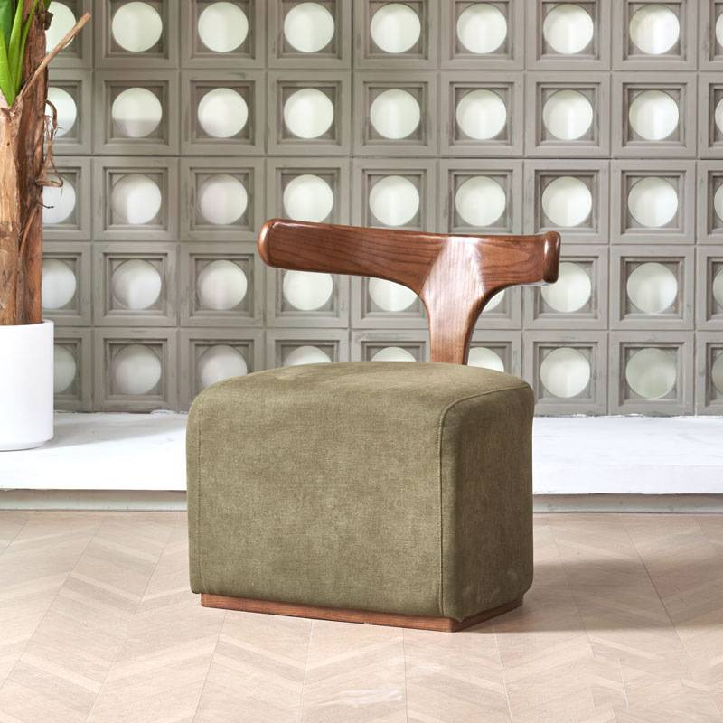 Fauteuil design bas en bois et tissu