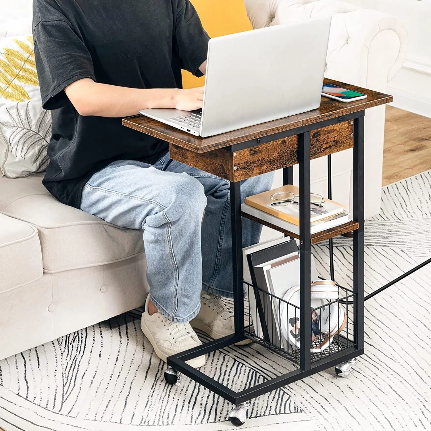 Table d’appoint multifonction avec prises