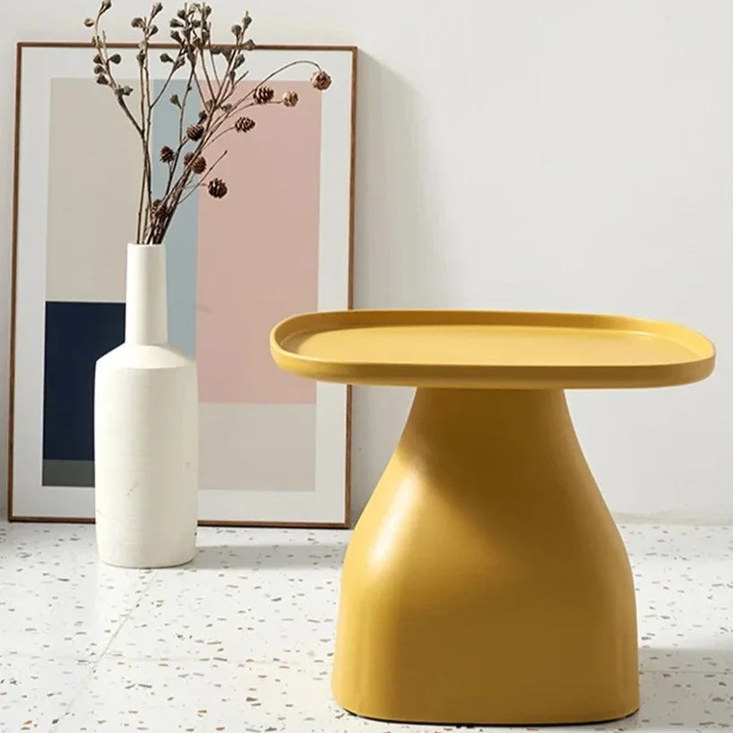 Table d’appoint design arrondie